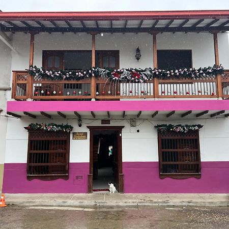 Hostal Famihotel Fundadores Jardin Ngoại thất bức ảnh