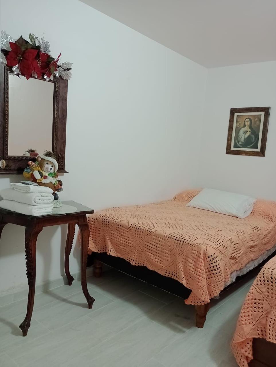 Hostal Famihotel Fundadores Jardin Ngoại thất bức ảnh