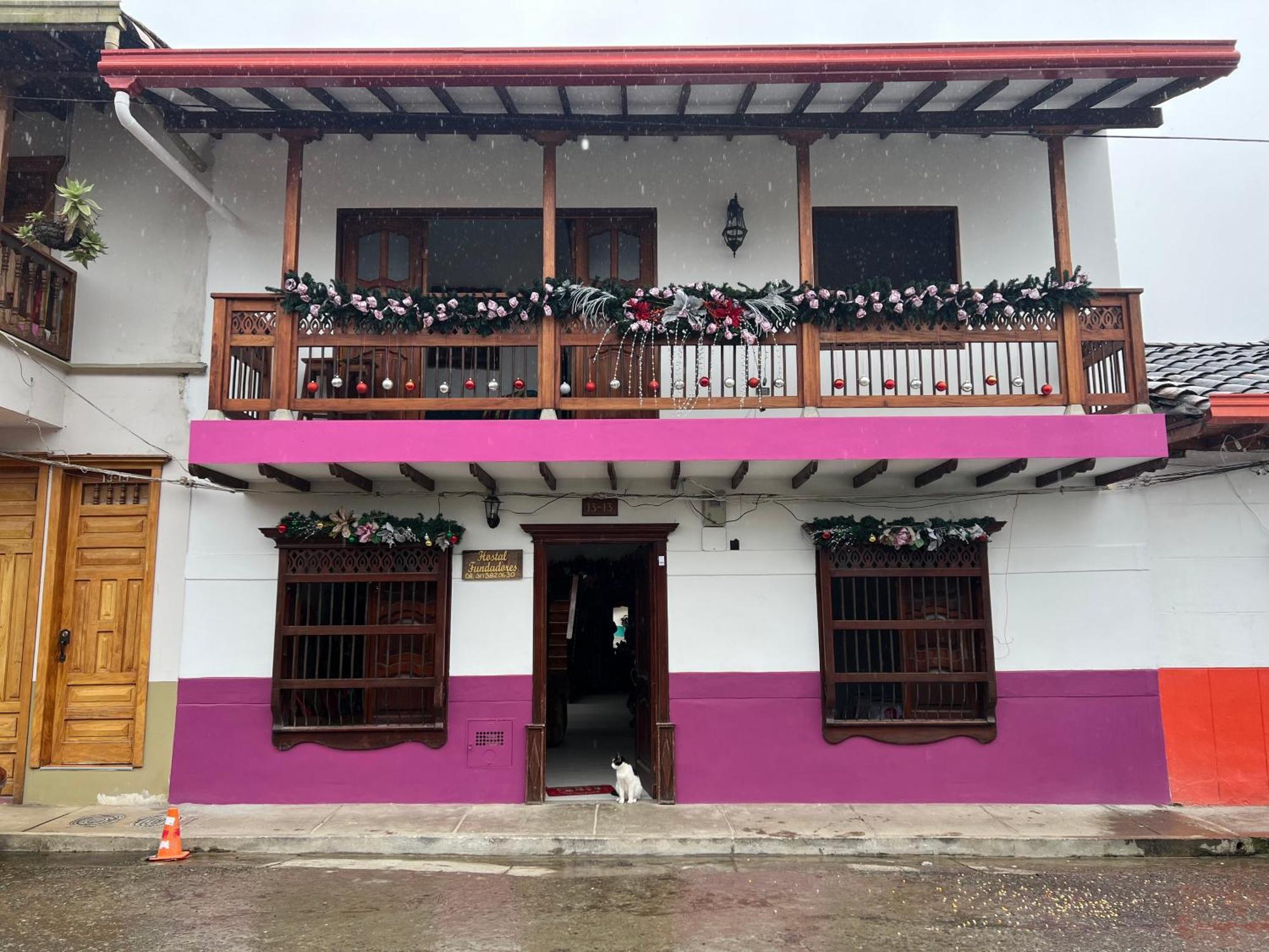 Hostal Famihotel Fundadores Jardin Ngoại thất bức ảnh